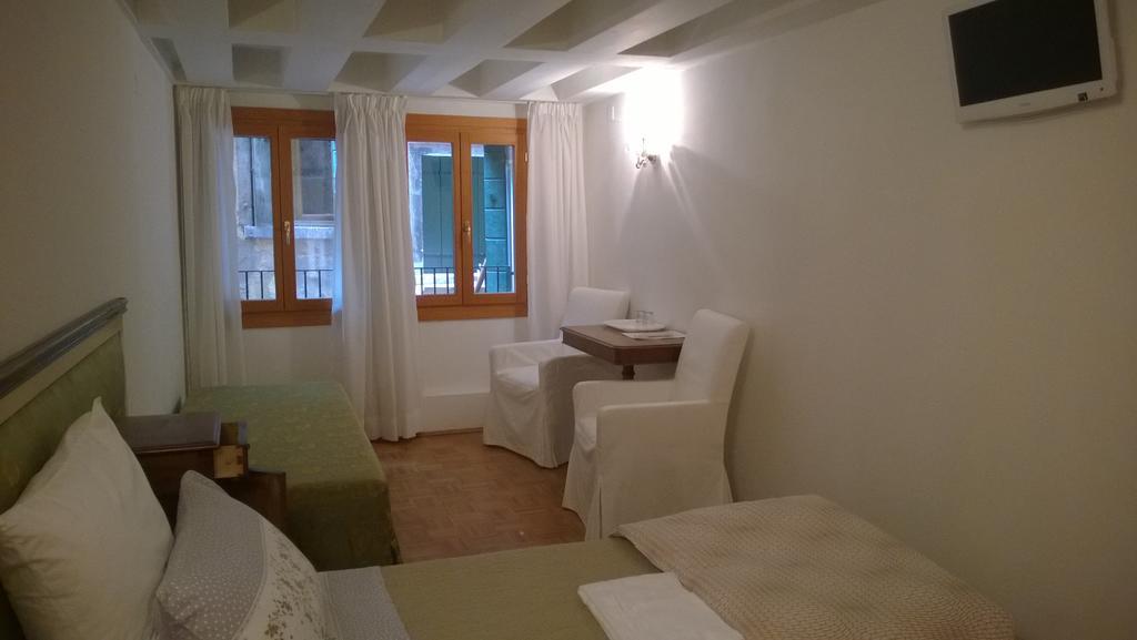 In Venice Back To San Marco tourist apartment Chambre photo